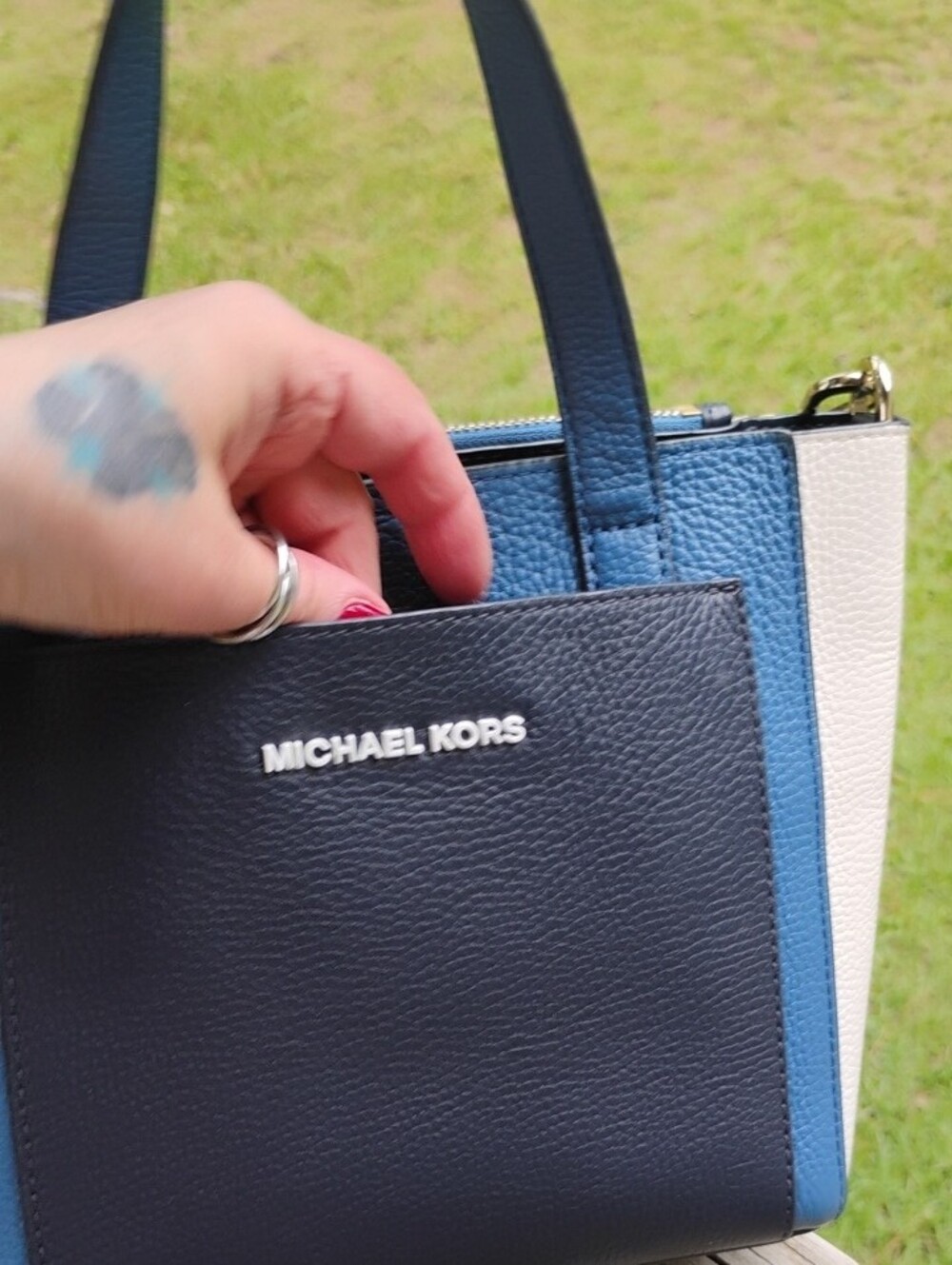 Michael Kors Gemma Sm Satchel Navy, Bright Blue & White Pebbled Leather Satchel - Picture 7 of 9